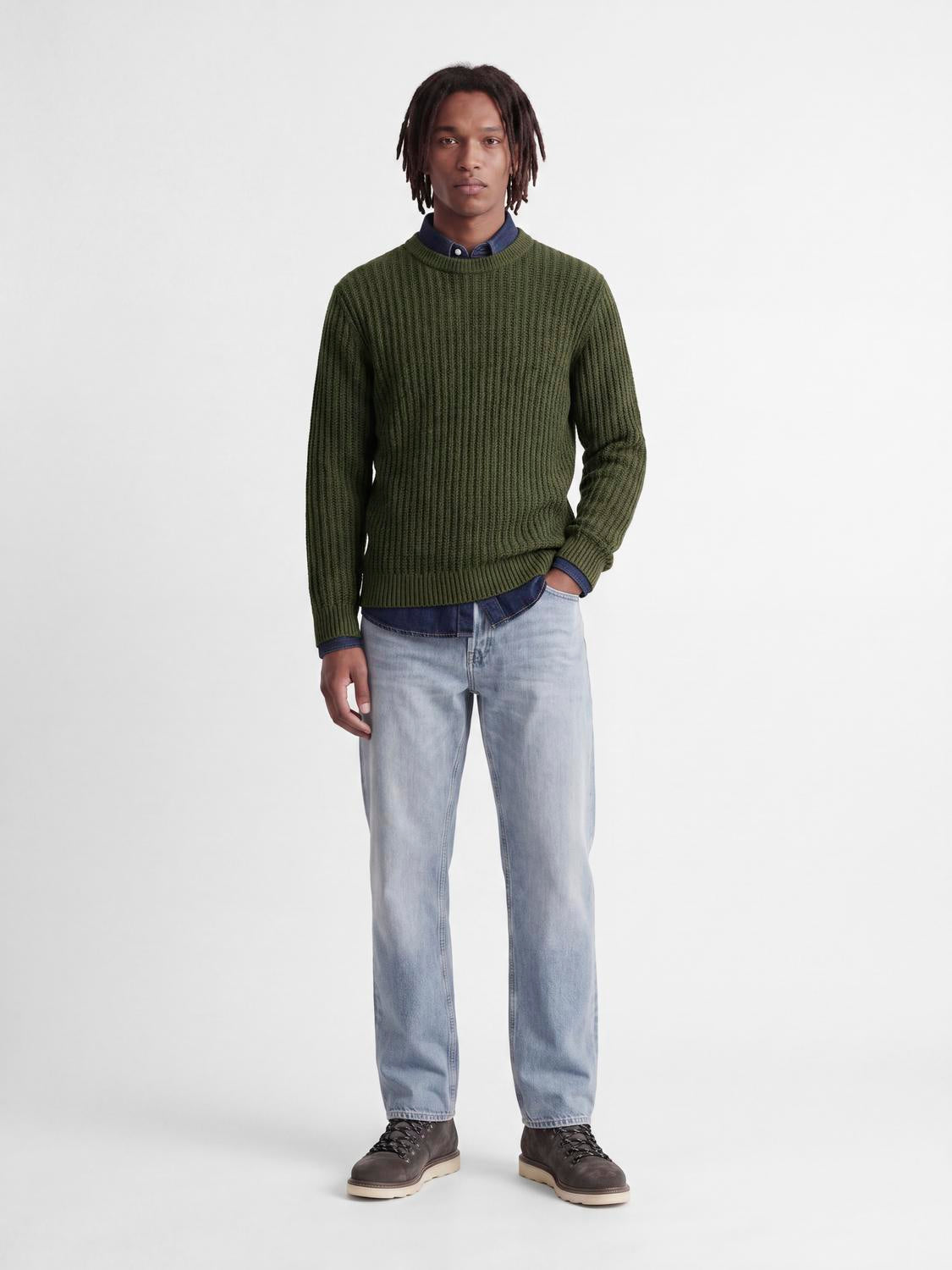 model_shot-front_full